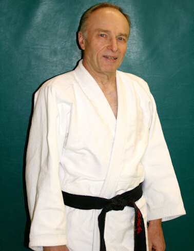Roland Rehmann erh&auml;lt den 2. Dan
